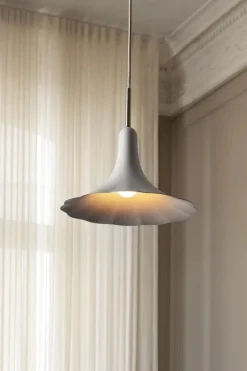 Nuura Kjøkkenbelysning Tak|Lysekroner<Petalii taklampe Hvit/messing