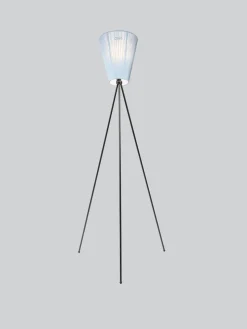 Northern Interiørlamper Gulv<Oslo Wood gulvlampe svart med skjerm