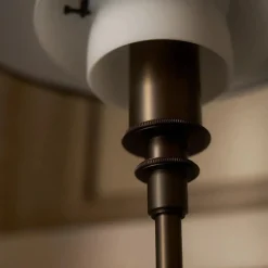 Louis Poulsen Louis Poulsen<PH 3/2 Aged brass opal bordlampe