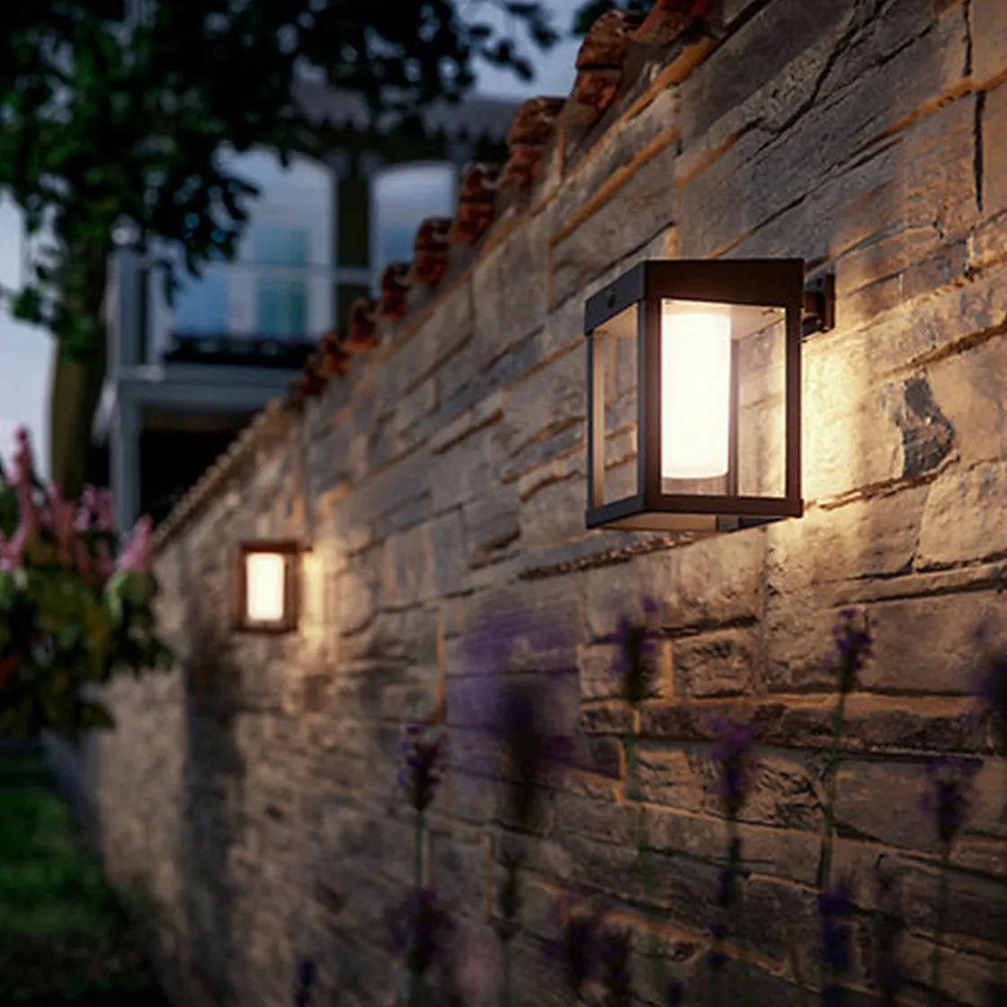 Philips Solcellebelysning|Utelamper - Klassiske Vegglamper<Camill vegglampe 1,4W 3000 Kelvin IP44 solcelledrevet med dag/natt og bevegelse sensor