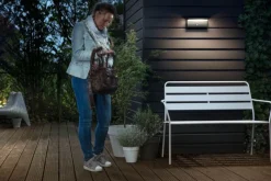 Philips Utelamper Med Opp/Ned Lys<myGarden Bustan vegglampe utendørs IP44 2x4,5W LED m/bevegelses sensor IR -