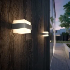 Philips Utelamper Med Opp/Ned Lys<myGarden Shovel vegglampe opp/ned utendørs - Rustfritt