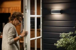 Philips Utelamper Med Opp/Ned Lys<myGarden Stratosphere vegglampe opp/ned utendørs IP44 2x4,5W LED -