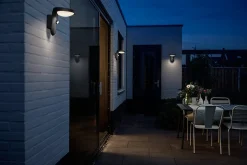 Philips Solcellebelysning|Utelamper - Klassiske Vegglamper<Tyla vegglampe 1,2W 3000 Kelvin IP44 solcelledrevet med dag/natt og bevegelses sensor