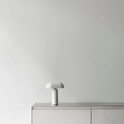 Normann Copenhagen Oppladbare Bordlamper<Porta bordlampe - Grå