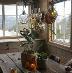 Hadeland Glassverk Kjøkkenbelysning Tak|Takpendler<Rav Krystallkuler 7 stk - Baldakin