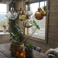 Hadeland Glassverk Kjøkkenbelysning Tak|Takpendler<Rav kuler 7 stk - Sort Baldakin