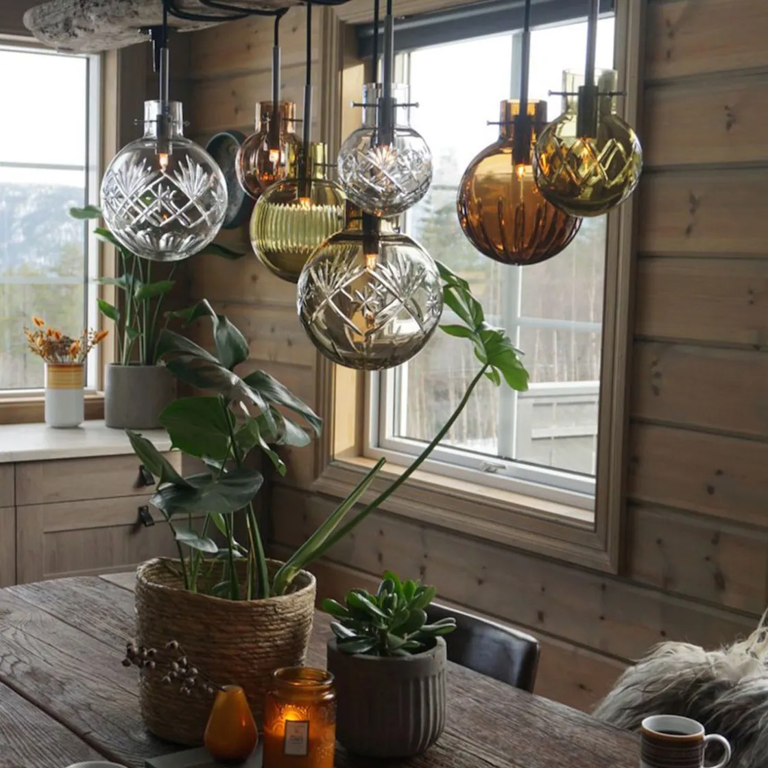 Hadeland Glassverk Kjøkkenbelysning Tak|Takpendler<Rav kuler 7 stk - Sort Baldakin