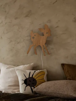Ferm Living Barneromsbelysning<Rådyr vegglampe- eik