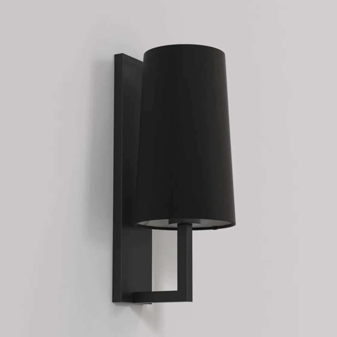 Astro Lighting Baderomsbelysning Vegg<Riva 350 vegglampe IP44 med skjerm