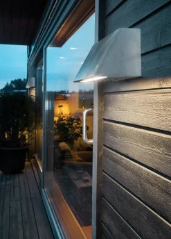 Norlys Lightup-Pris|Utelamper - Veggskjold / Plafond<Ski 1390 veggarmatur m/stikkontakt