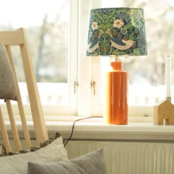 Pr home of Scandinavia Ab Lampeskjermer<Solo mønster 48 bordlampe