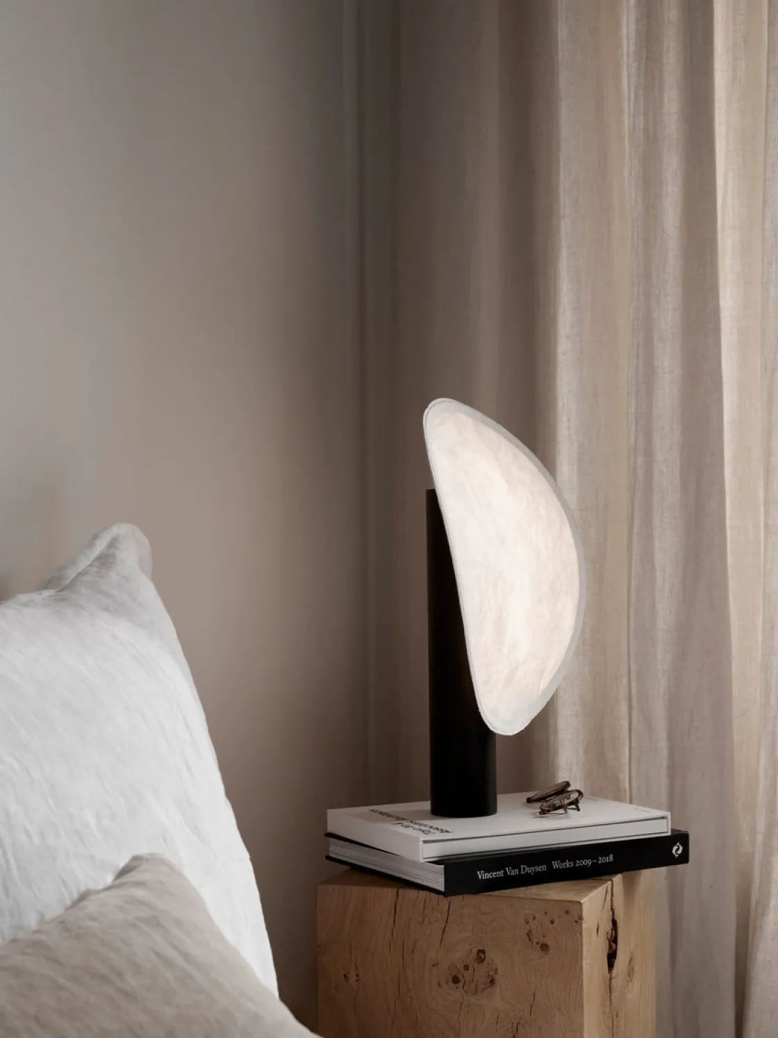 New Works Oppladbare Bordlamper<Tense Bærbar Bordlampe - Sort Sokkel