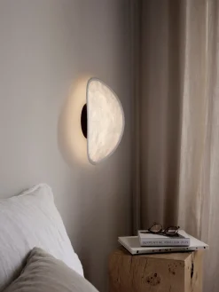 New Works Interiørlamper|Leselamper<Tense Vegglampe - Sort Sokkel