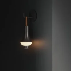 Louis Poulsen Louis Poulsen<Tomoshi portable lampe