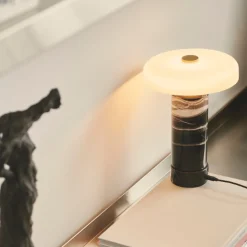 Design by Us Oppladbare Bordlamper<Trip oppladbar bordlampe - Sort marmor/ skjerm