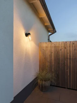 Konstsmide Utelamper - Klassiske Vegglamper<Vega vegglampe utendørs IP54 E27 -