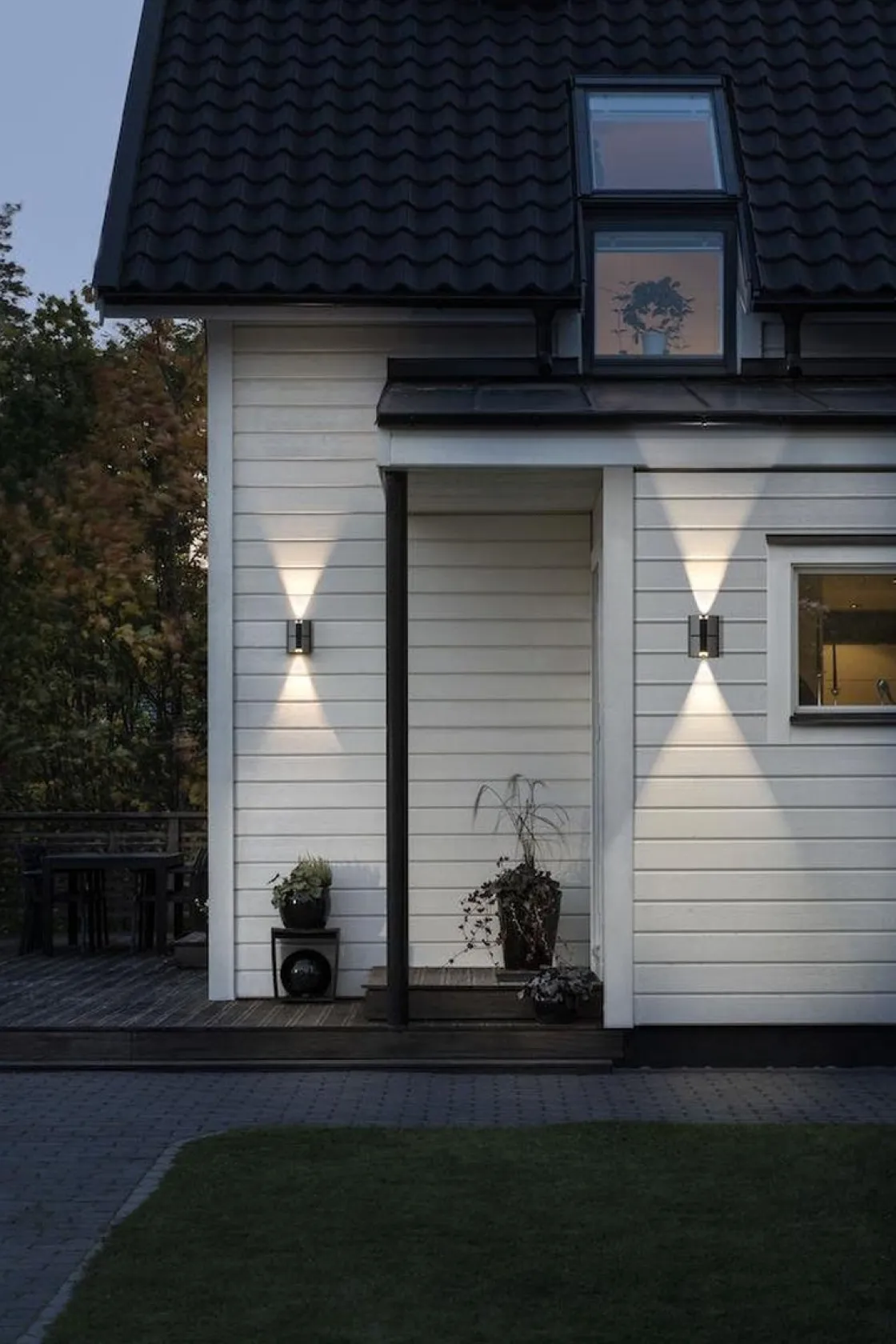 Konstsmide Utelamper Med Opp/Ned Lys<Vidar vegglampe utendørs opp/ned 2x5W - Svart/Sølv