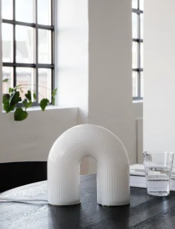 Ferm Living Barneromsbelysning<Vuelta bordlampe