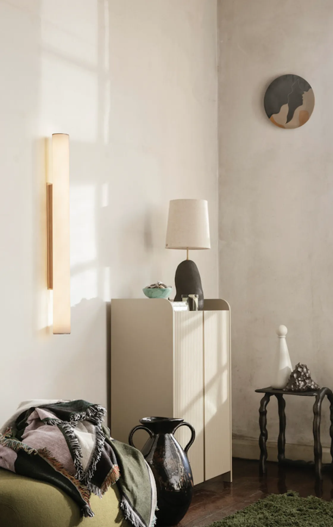 Ferm Living Interiørlamper<Vuelta Vegglampe 100cm - hvit /messing