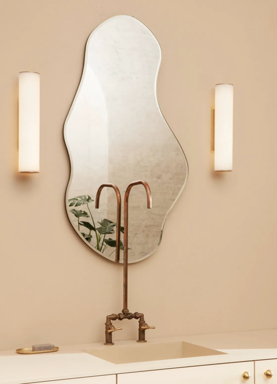 Ferm Living Interiørlamper<Vuelta Vegglampe 40cm - hvit /messing